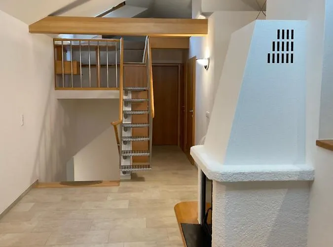 undertheroof at